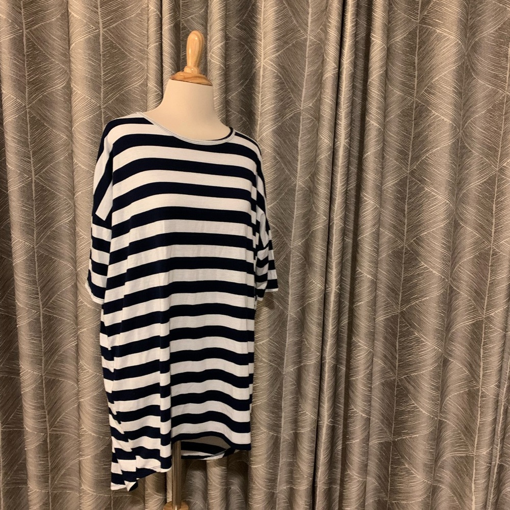 Lularoe Irma Shirt Large